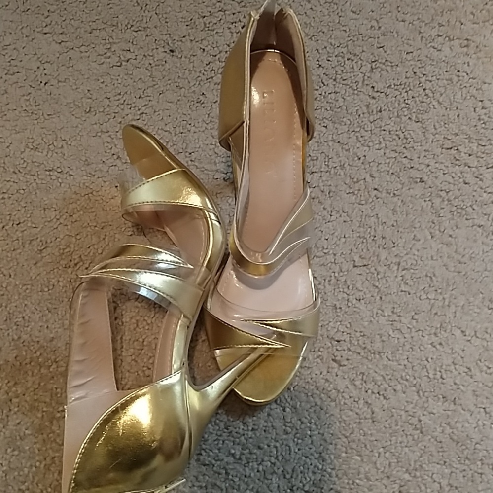 Shoes - Picture 3 of 4